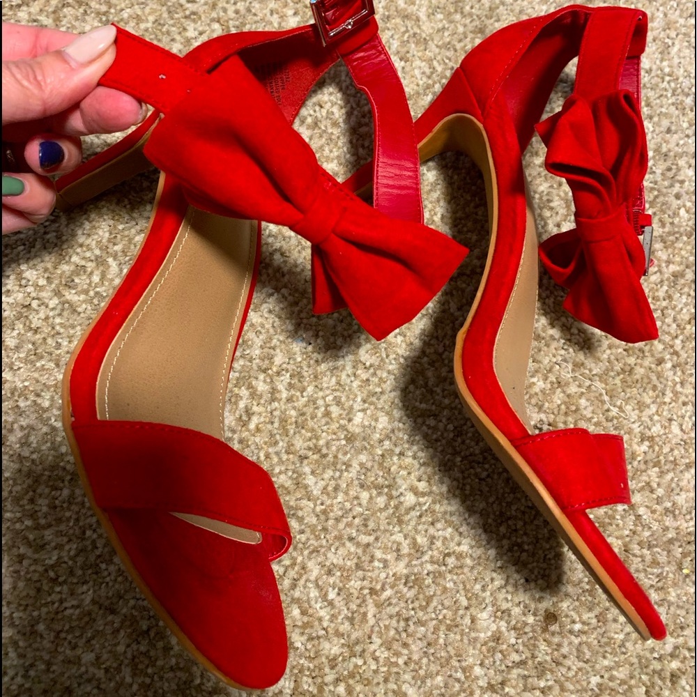 Wide 8 8W Torrid High Heel Bow Ankle Strap RED